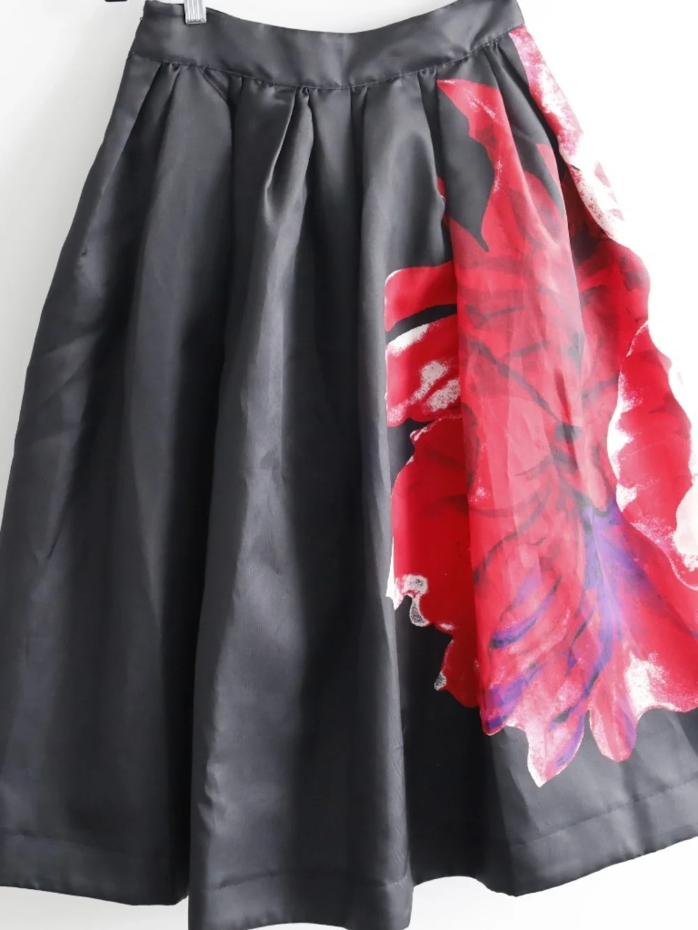 White House Black Market Red Floral Pleated Full Skirt - Picture 2 of 4